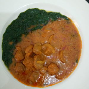 plat vegetalien Bénin Sauce graine, crincrin et boulette de soja
